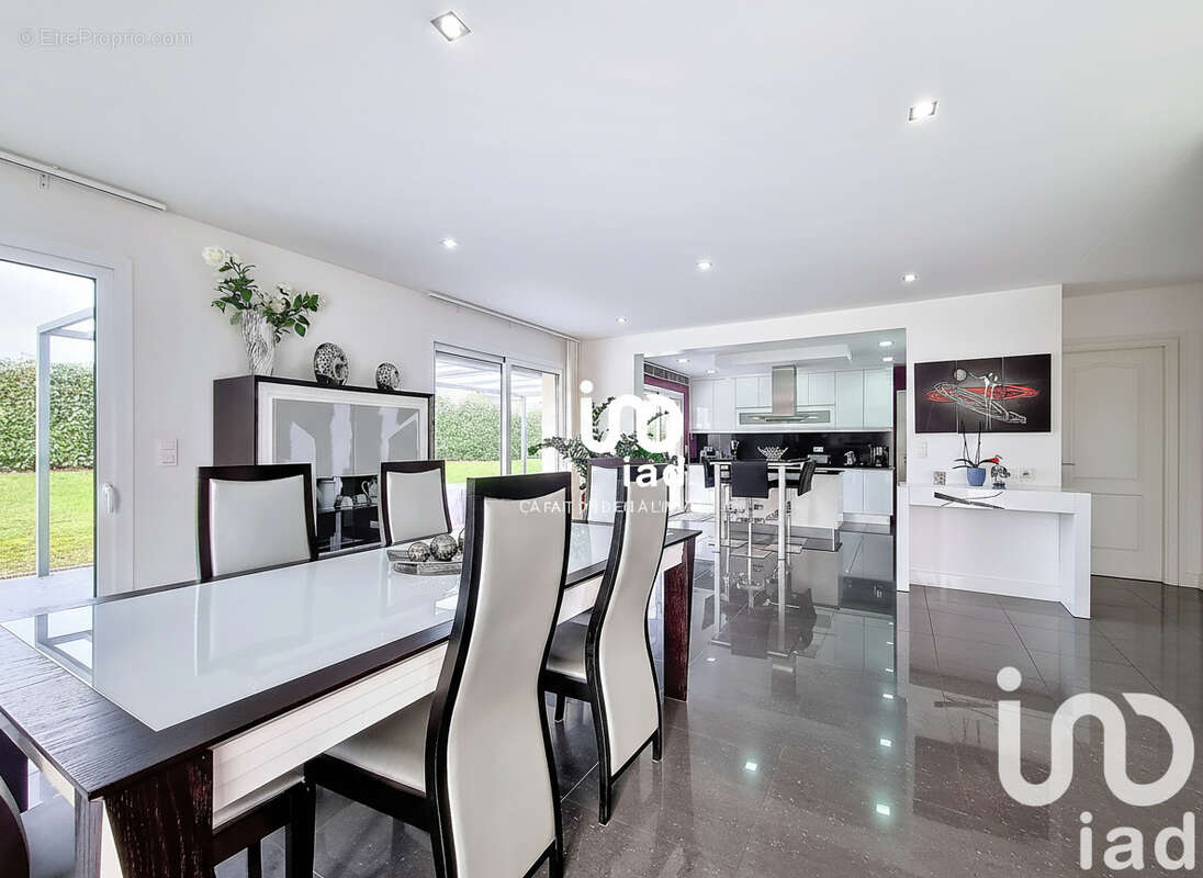 Photo 3 - Maison à FONTENAY-MAUVOISIN