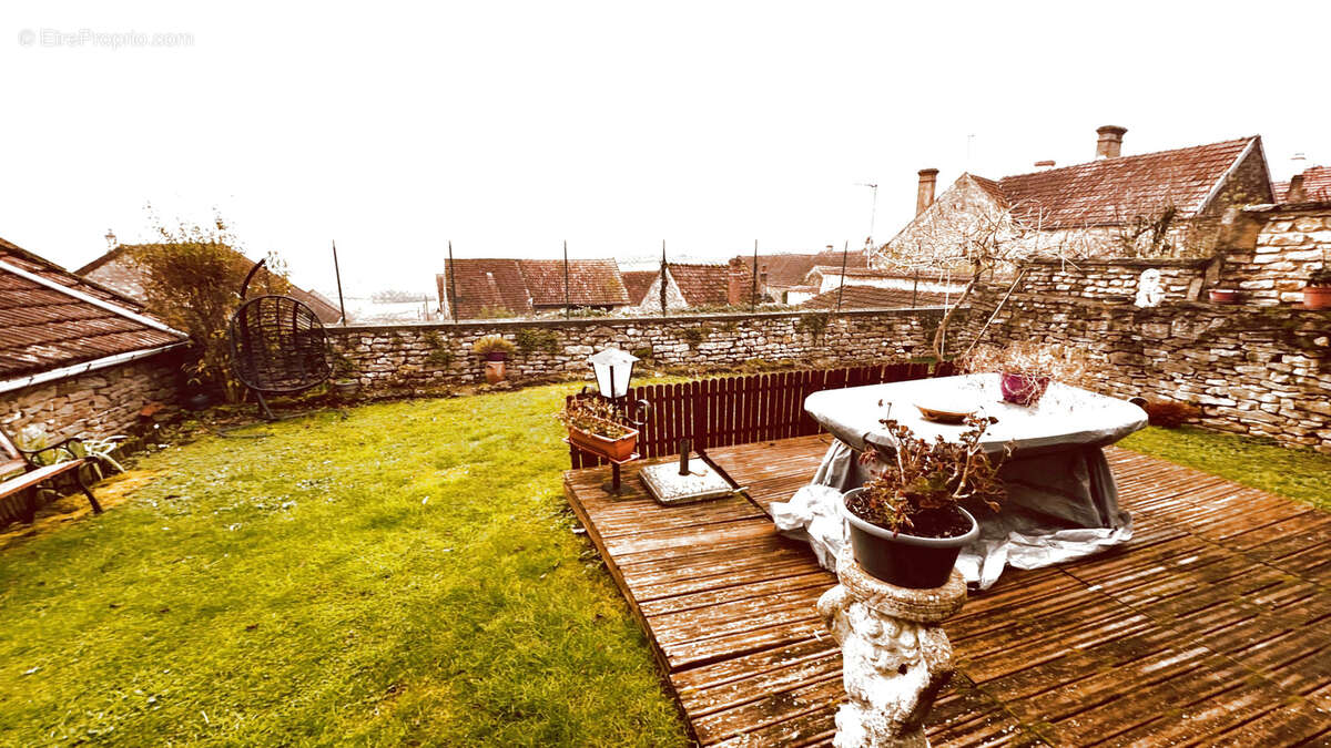 Appartement à ANNAY-LA-COTE