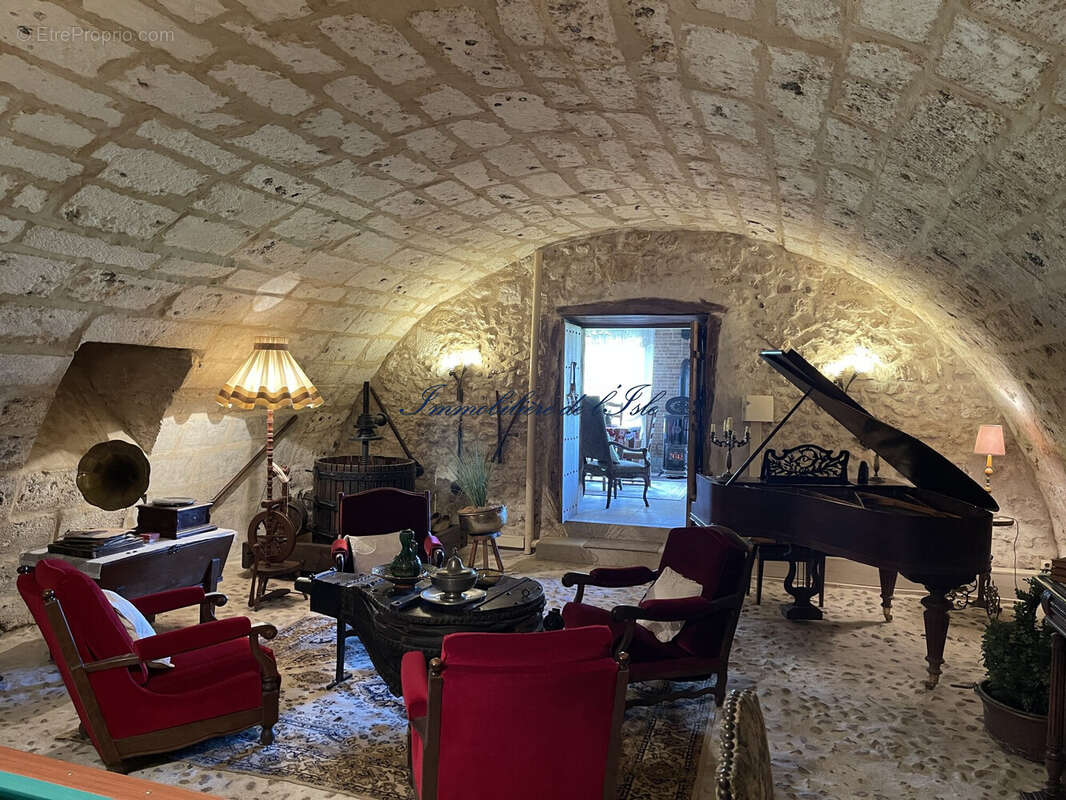 Maison à SAINT-CREPIN-D&#039;AUBEROCHE