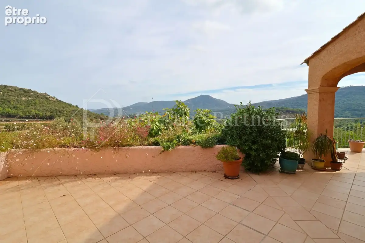 Villa provençale avec vue panoramique sur les vignes et les collines   Le Plan-de-la-Tour - photo 11
