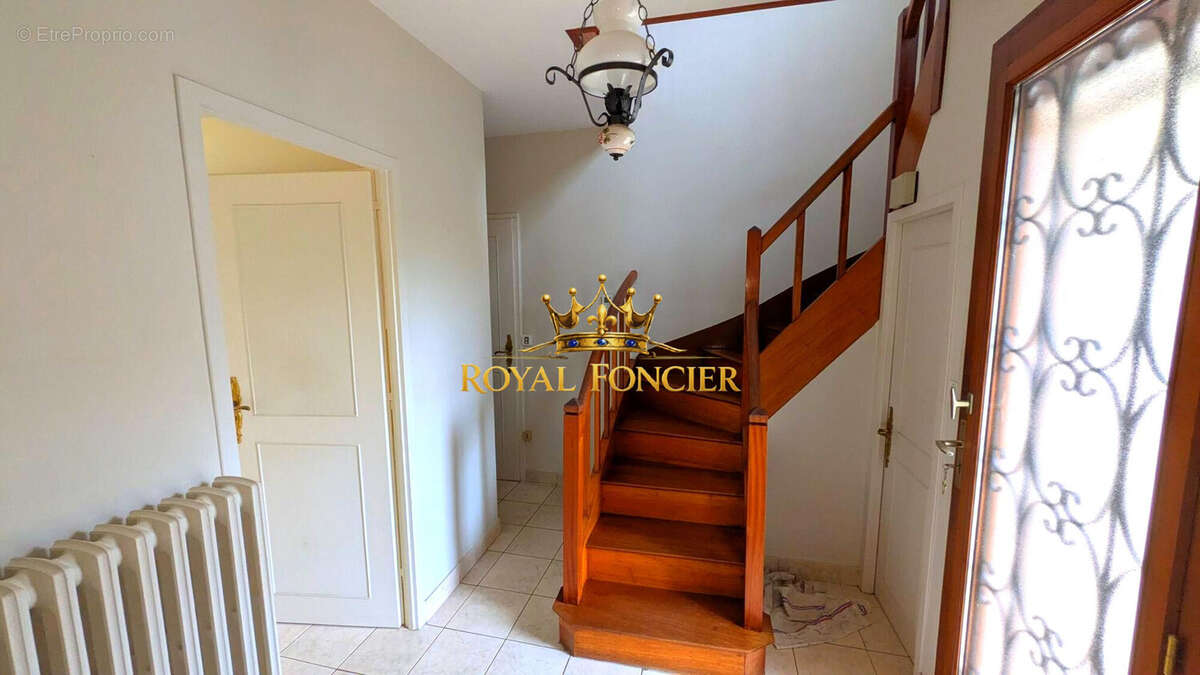 Maison 82 m² à Descartes  - photo 3