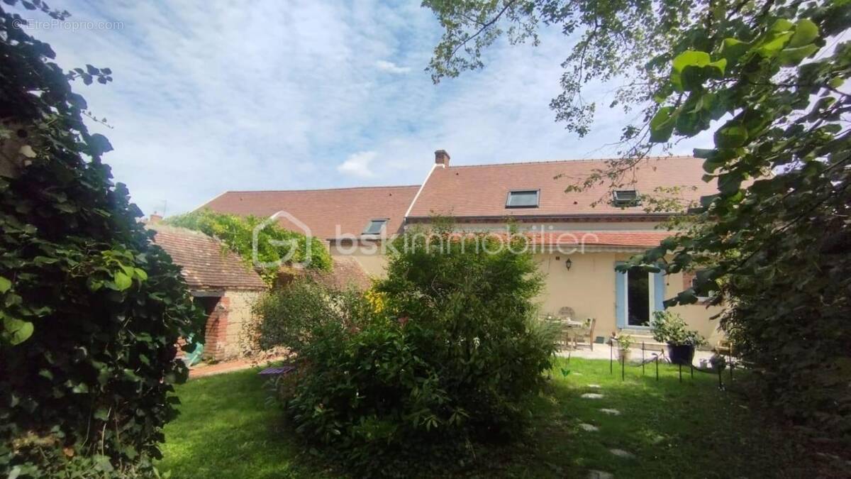 Maison à GERMIGNY-DES-PRES