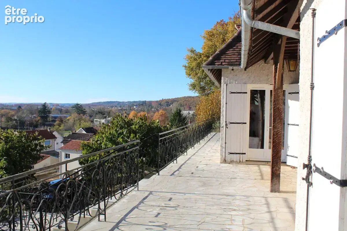 Maison de ville type 7, surface 245 m², garage privatif, sur un terrain 1012 m² - photo 3