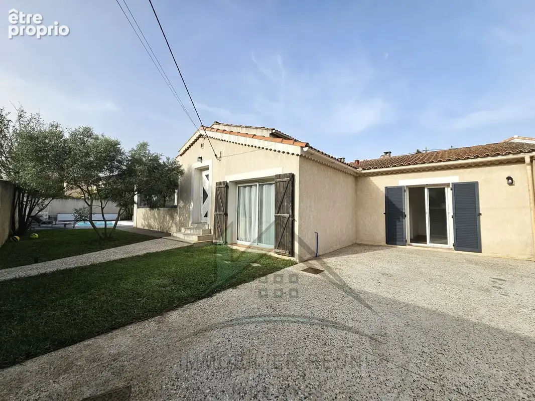 Bienvenue à Saint-Mitre-les-Remparts ! 4 chambres   Piscine - photo 2