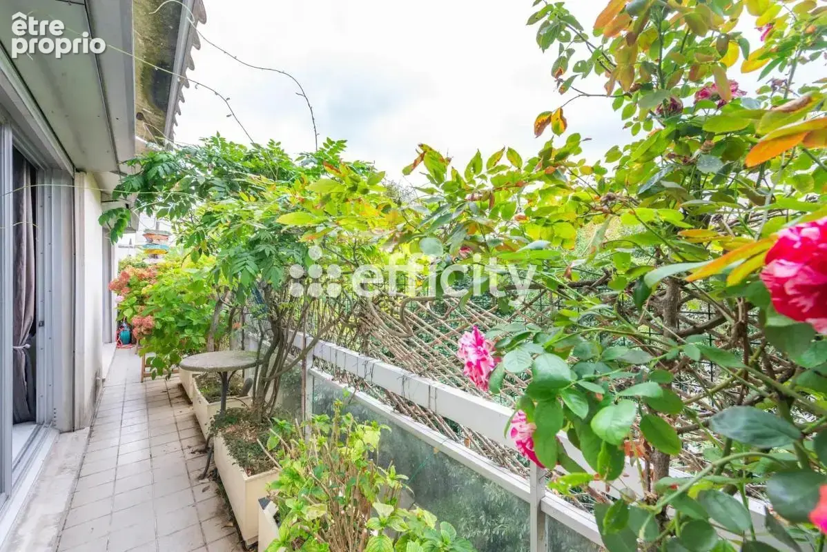 Appartement à NEUILLY-SUR-SEINE