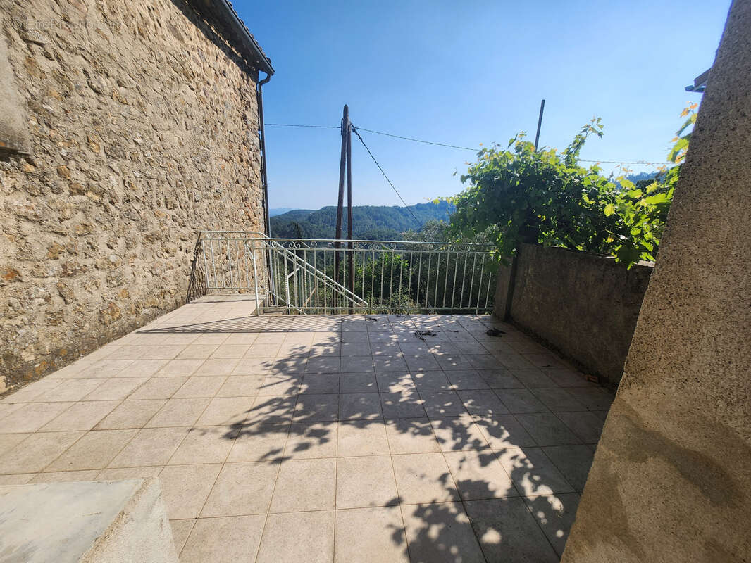 Maison à AILHON