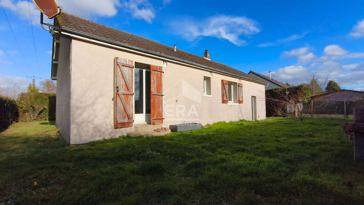 Maison à THIRON-GARDAIS