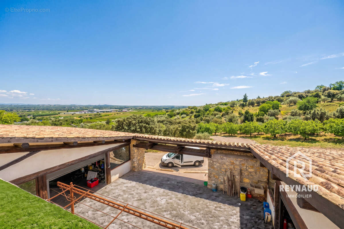 Maison 400 m² à Clermont-L'herault  - photo 3