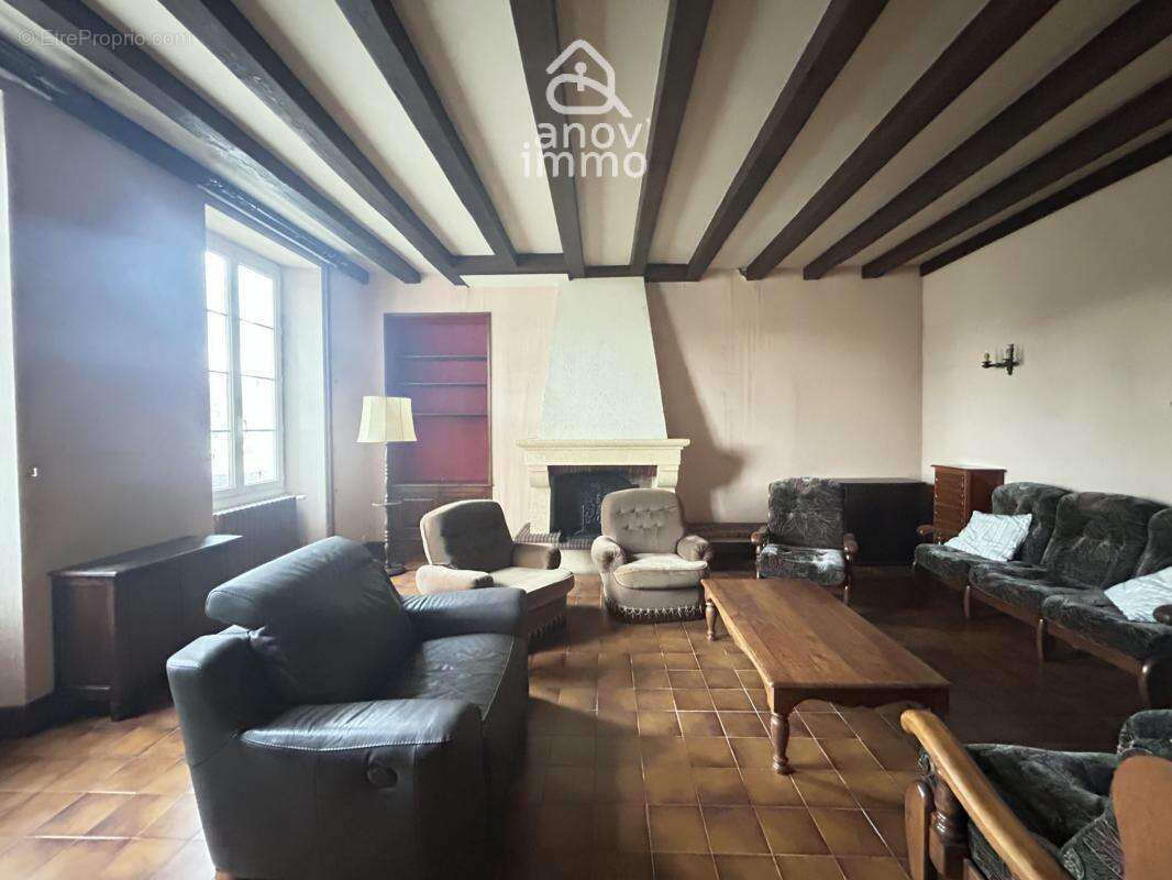 Jarnac centre, a vendre grande maison de ville sur les bords - photo 2