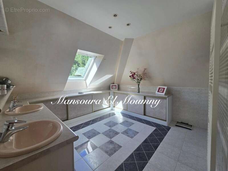 Maison à CHAMBRAY-LES-TOURS