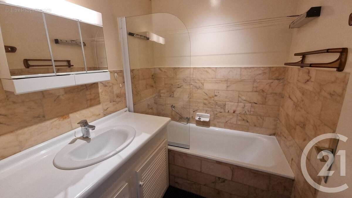 Appartement à SAINT-MAUR-DES-FOSSES