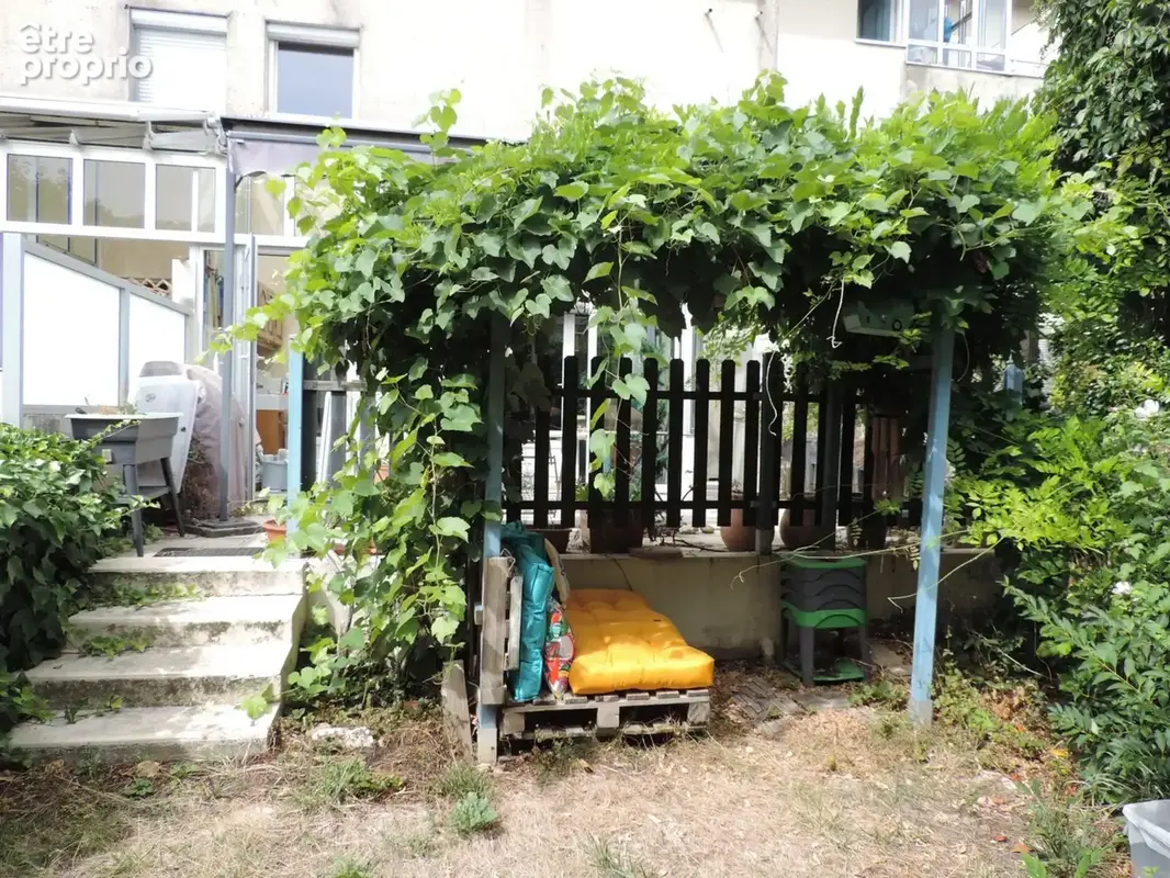 Dpt Ain (01), à vendre BOURG EN BRESSE, appartement T5 de 113 m² en duplex avec véranda, terrasse, jardin privatif et garage - photo 10