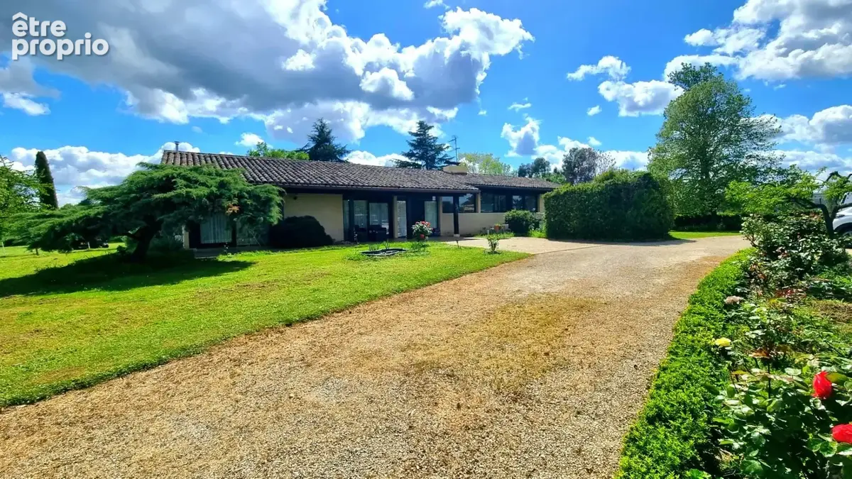 Maison d'architecte avec terrain, piscine et garage - photo 9