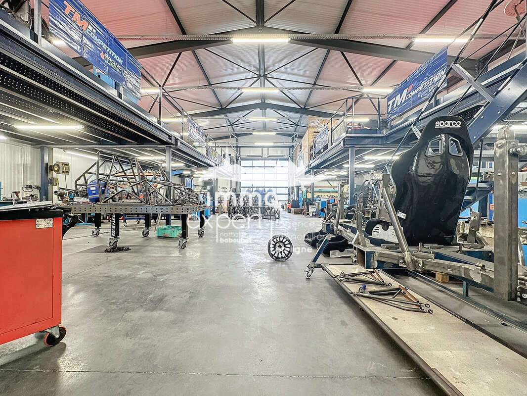 Commerce à MIRECOURT