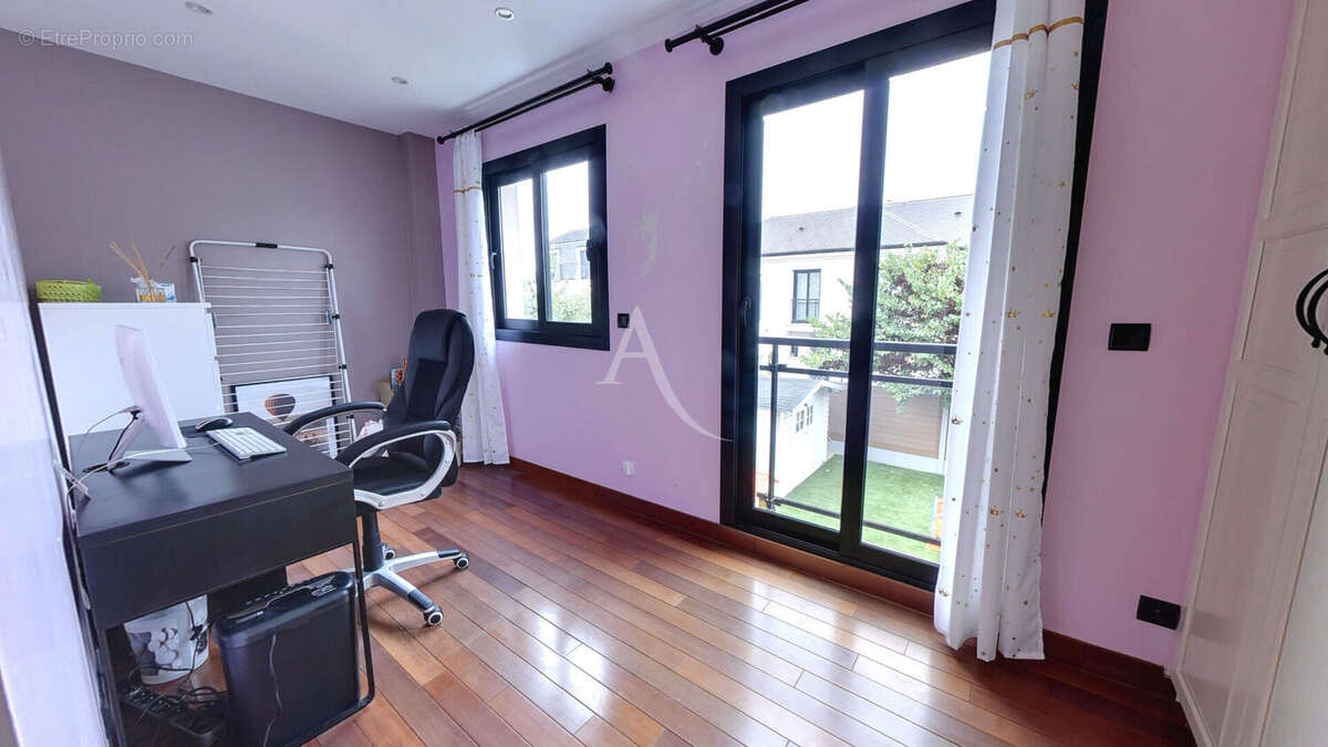 Maison à BRY-SUR-MARNE