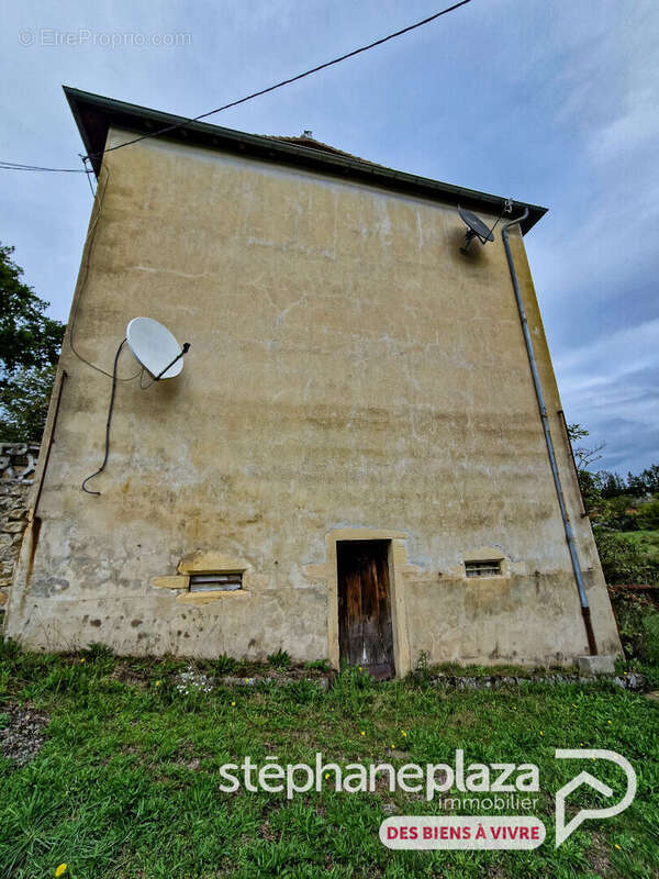 Maison à LA CLAYETTE