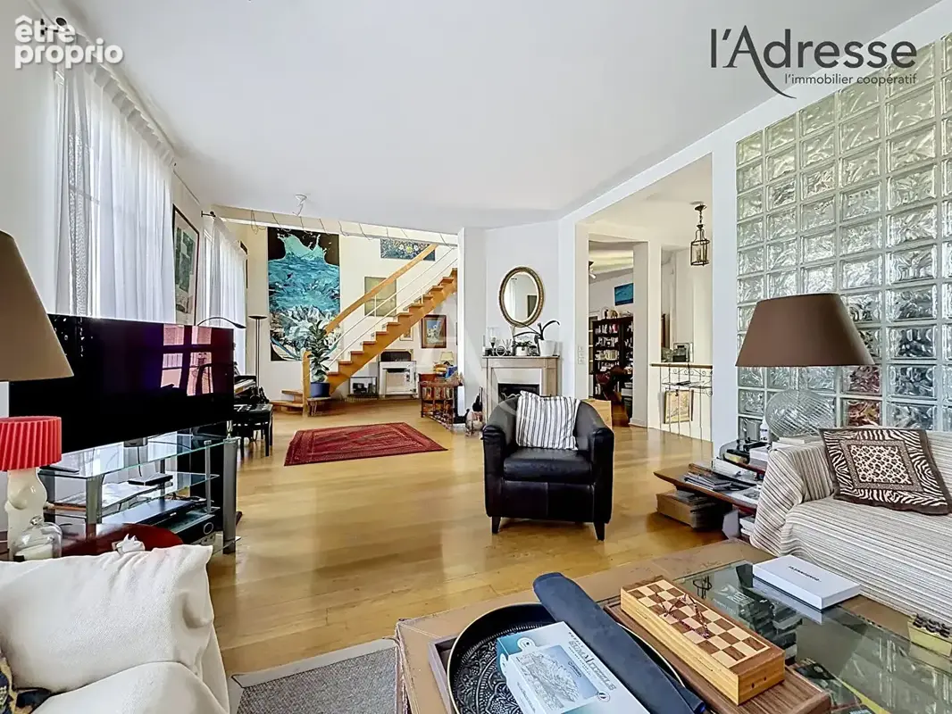 PUTEAUX CENTRE Appartement 8 pièces de 182 m² - photo 16