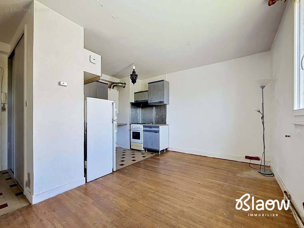 Appartement 31 m² à Decines-Charpieu  - photo 2
