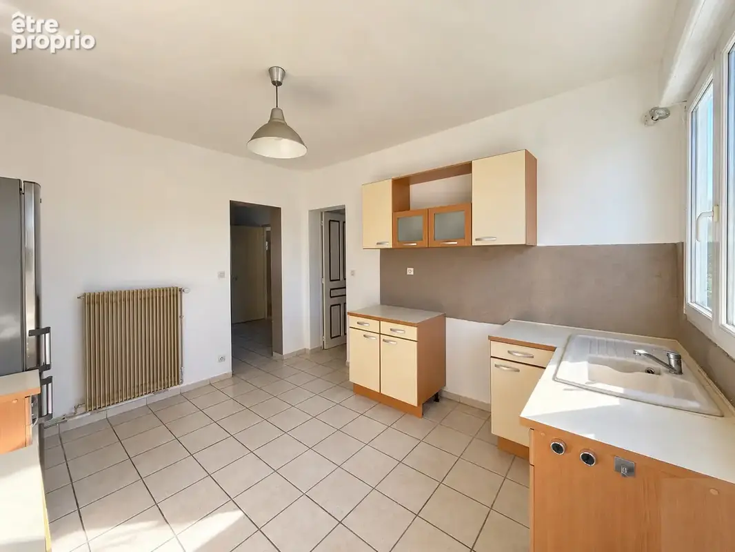 Chaulnes - maison - 165m2 - 4 chambres - autonomie de plain pied - grenier - cave - cour - jardin - photo 5