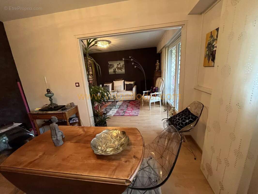 Appartement à SAINTE-LUCE-SUR-LOIRE