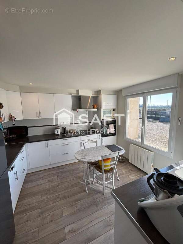 Maison 168 m² à Gondeville  - photo 9