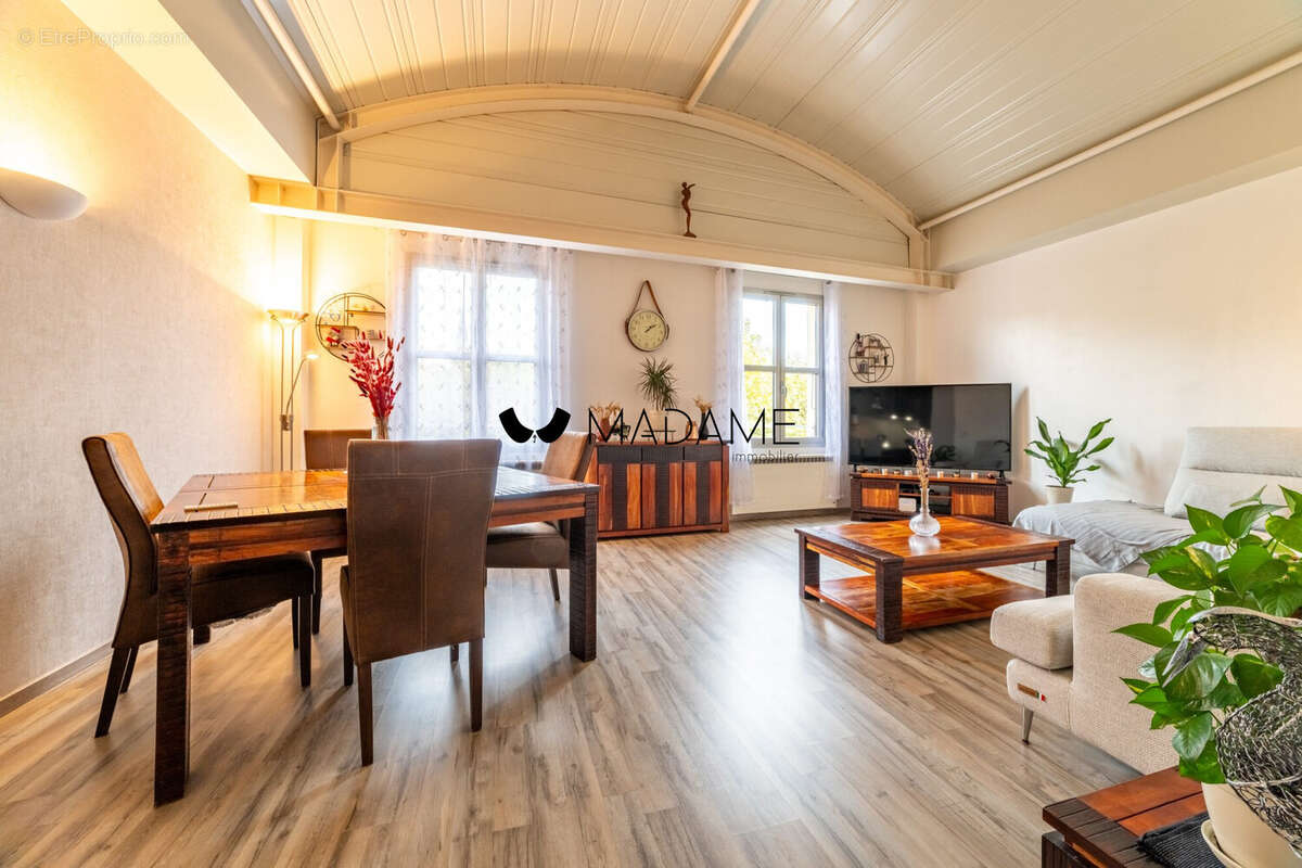 Appartement à RIVES