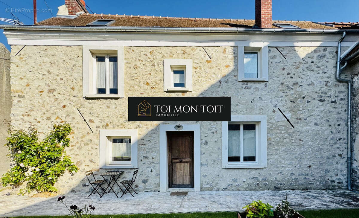 Maison à VER-SUR-LAUNETTE