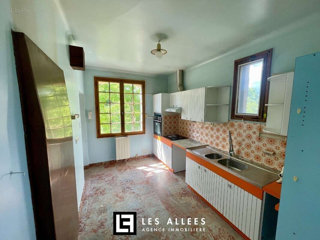 Maison 189 m² à Grillon  - photo 8