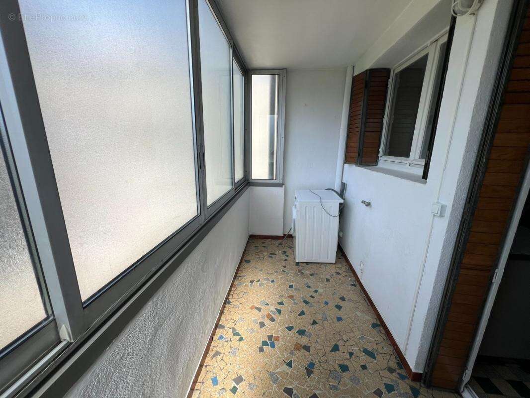 Appartement à MARSEILLE-4E