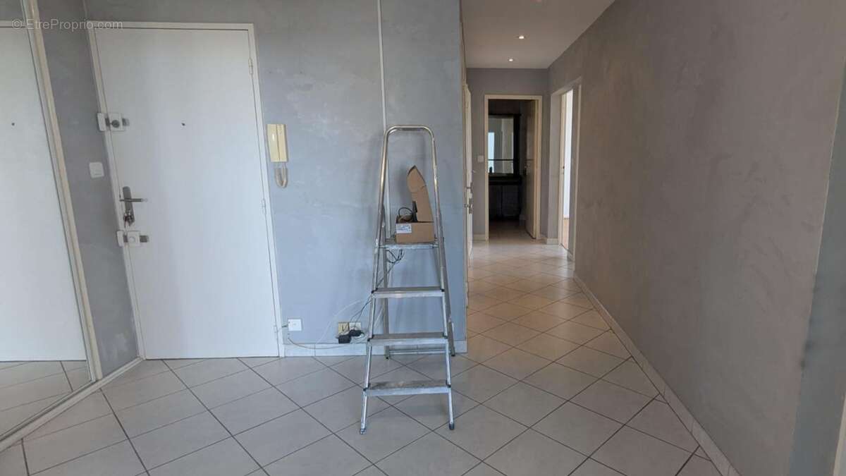 Belfort, appartement 89 m²  3 chambres  Garage  Cave  Deux balcons  Vue dégagée - photo 7