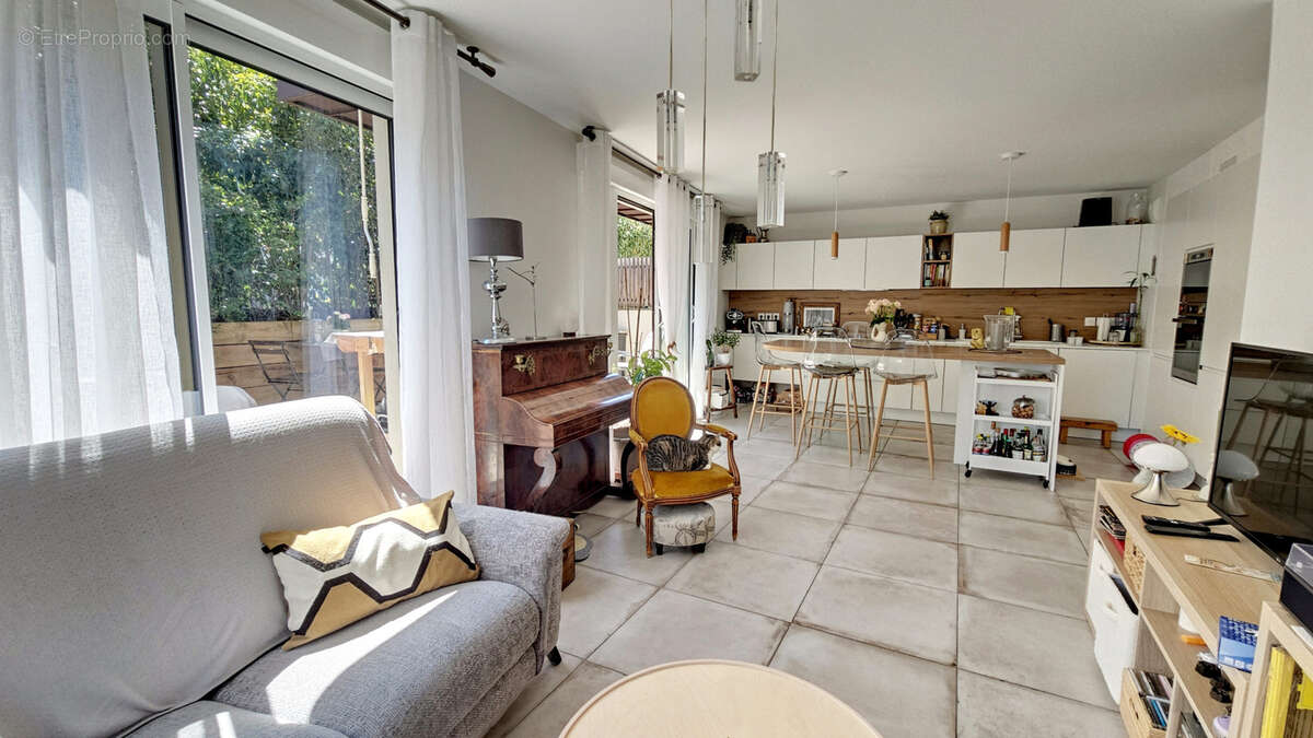 Appartement à TASSIN-LA-DEMI-LUNE