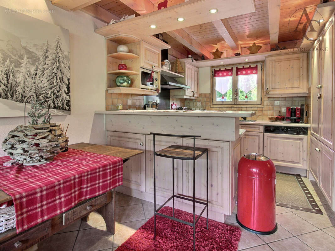 Maison à DEMI-QUARTIER