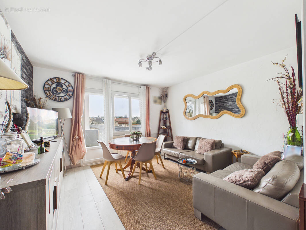 Appartement à SARTROUVILLE