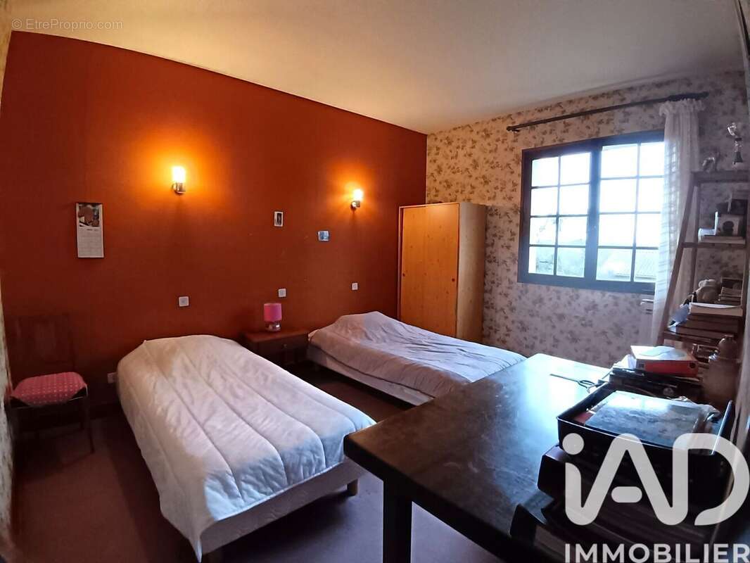 Photo 8