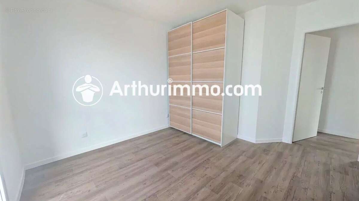 Appartement à SAVIGNY-LE-TEMPLE