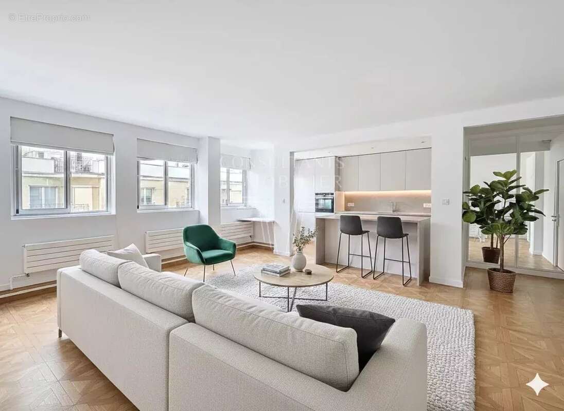 Appartement à PARIS-16E