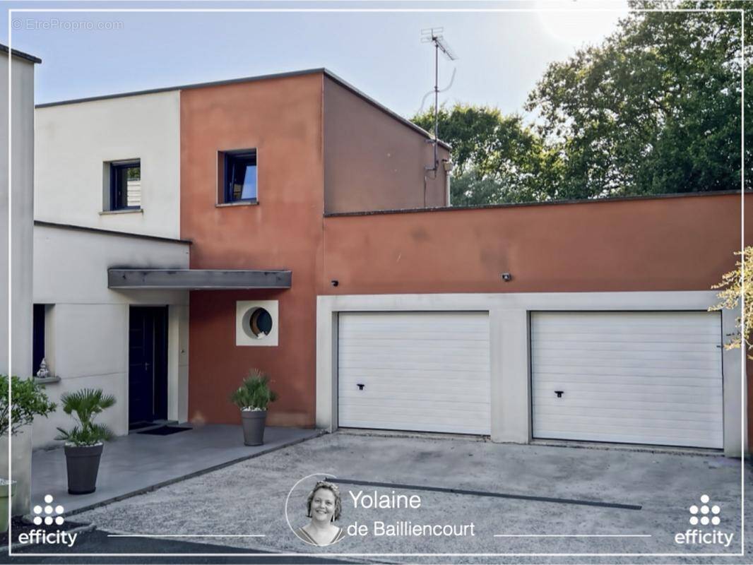 Maison 11 pièces 210 m² · à Vitre · 210 m² · 627 000 €