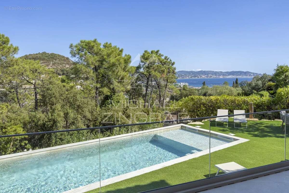 Maison à MANDELIEU-LA-NAPOULE