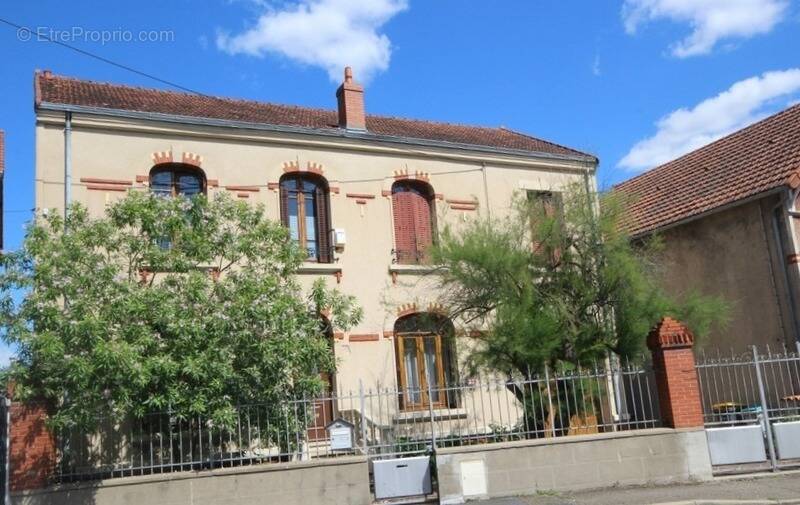 Maison à MONTLUCON