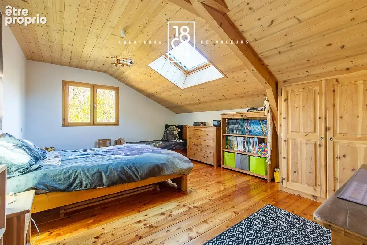 Chalet T5 à vendre Barcelonnette 04 (04400)  165 m²  Terrasse, Jardin  - photo 10