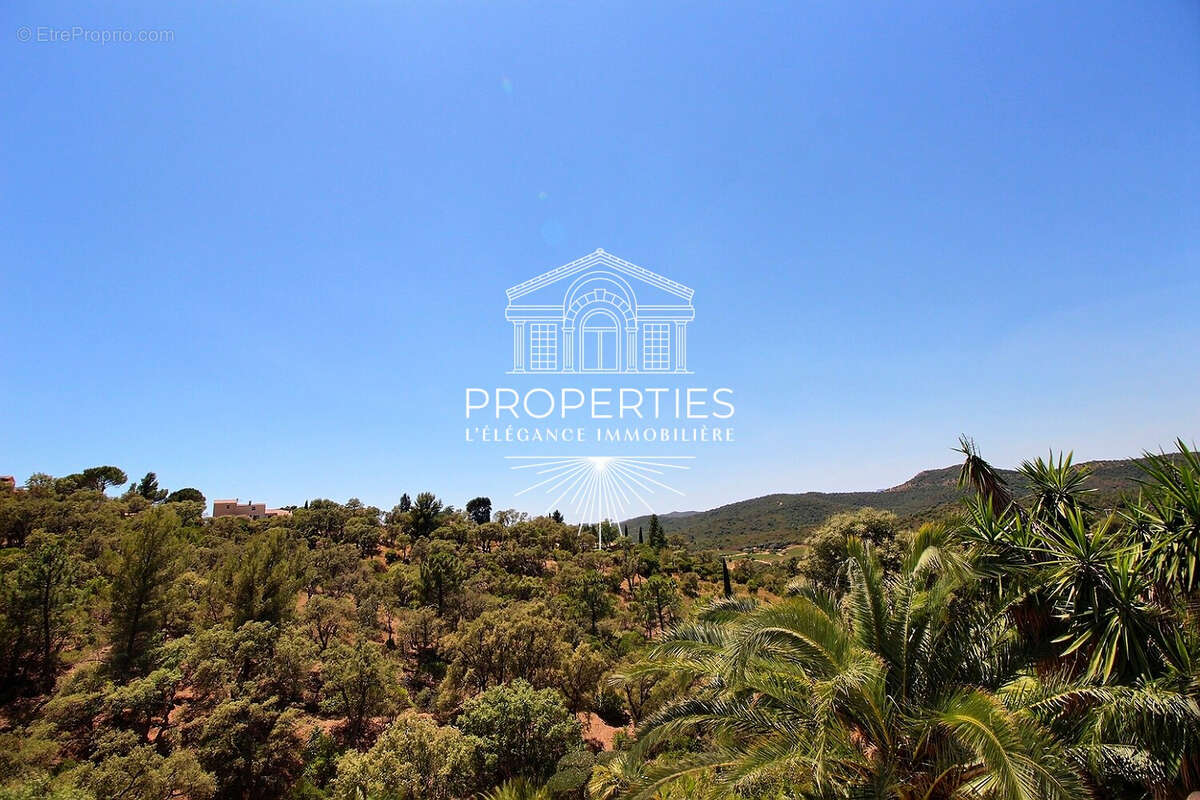 La londe - domaine de valcros - maison de 5 pièces - 130m² - piscine - photo 15