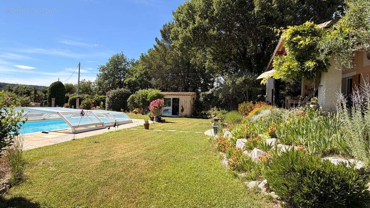 Maison à CRESTET