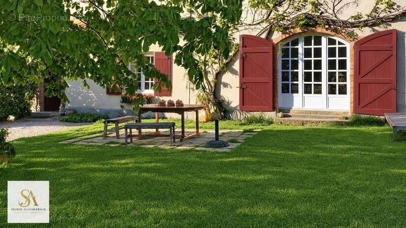 Domaine de caractère de 304 m² sur plus de 60 hectares d’un seul tenant – Entre nature, élégance et art de vivre - photo 24