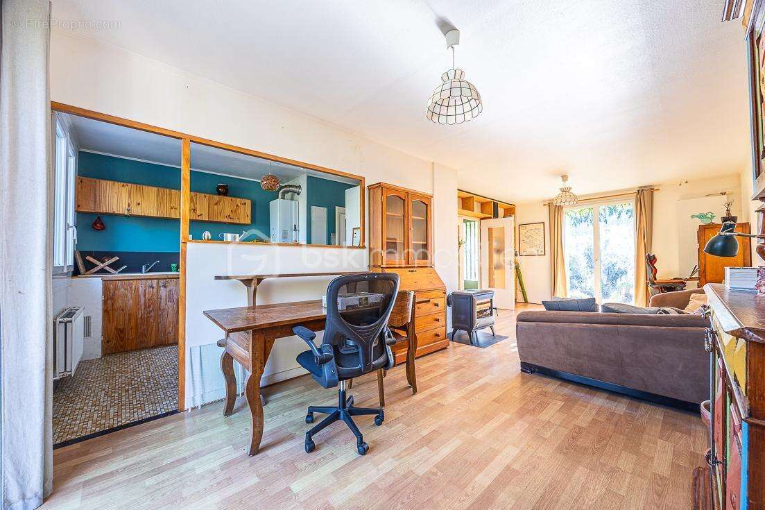 ***** plain-pied, 2 chambres, bureau, grand jardin arboré, quartier brizeaux à niort ***** - photo 5