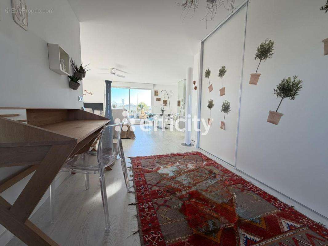 Appartement à MAUGUIO