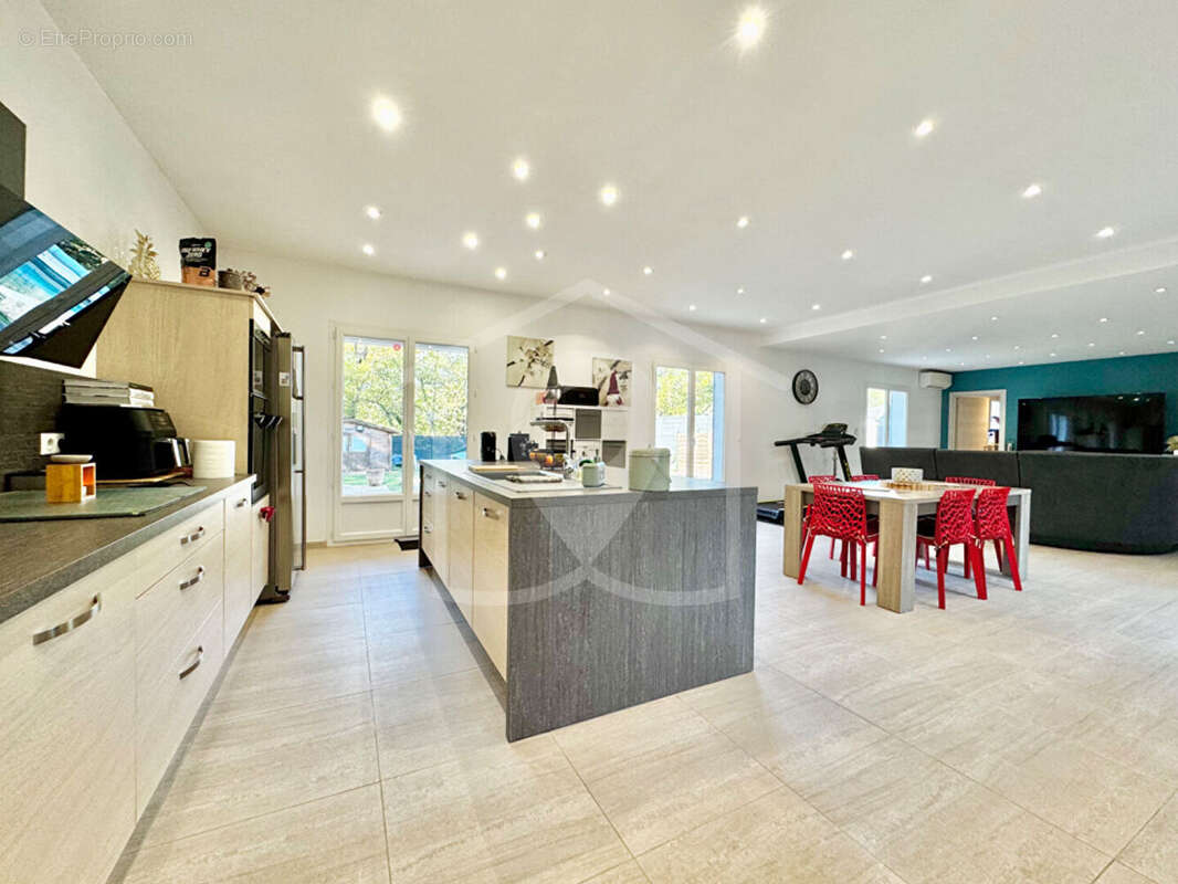 Maison à MONTAUROUX