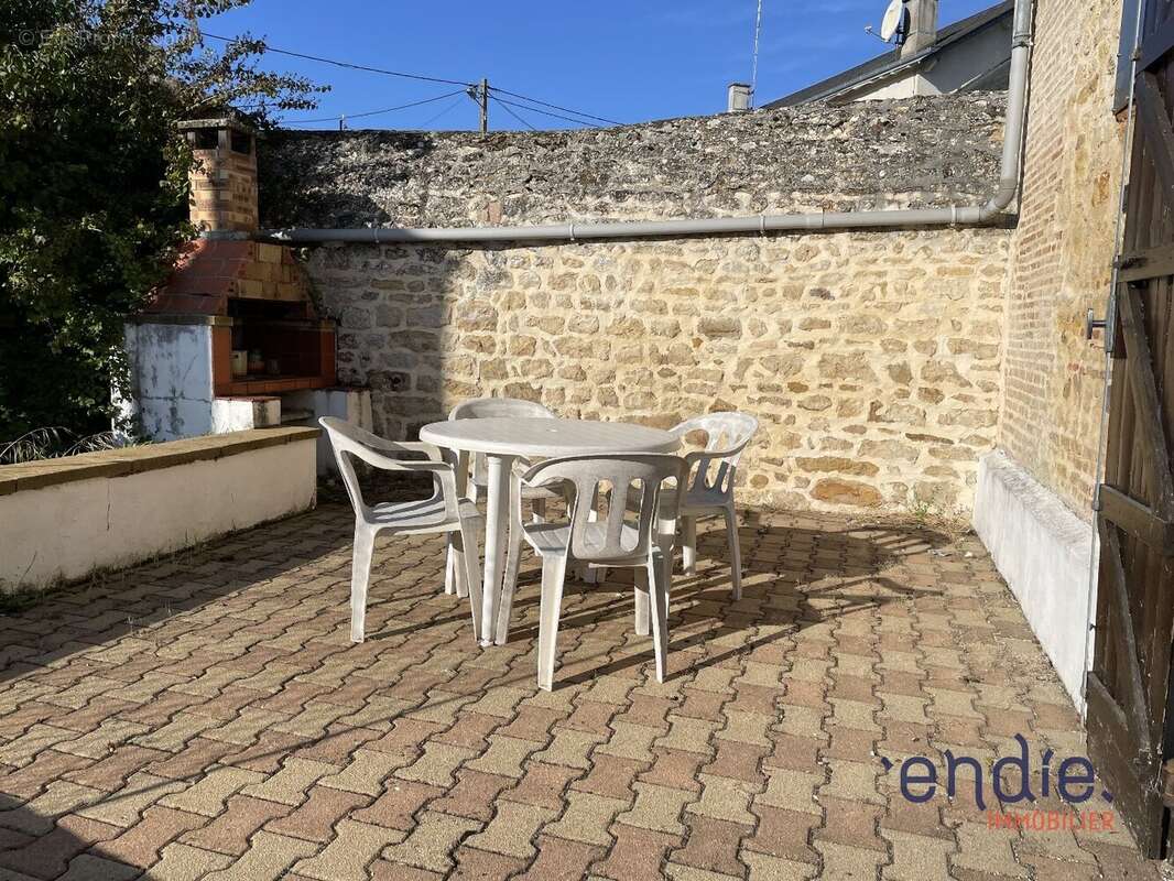 Maison à MARNES