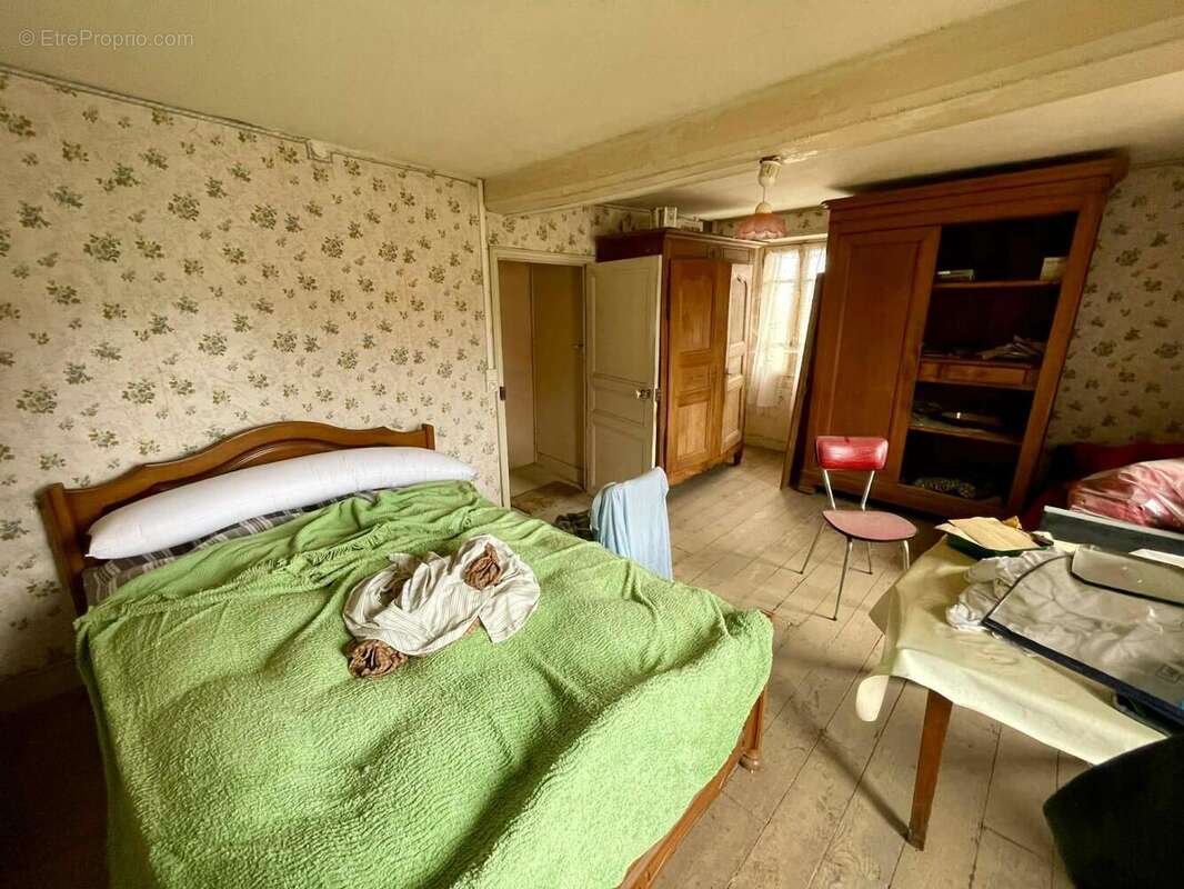 Maison 100 m² à Saint-Quentin-La-Chabanne  - photo 6