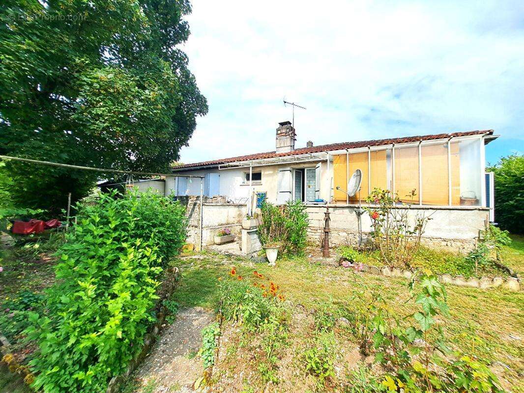Maison de plain pied 110m2 - 4 chambres à Montignac Charente - photo 2