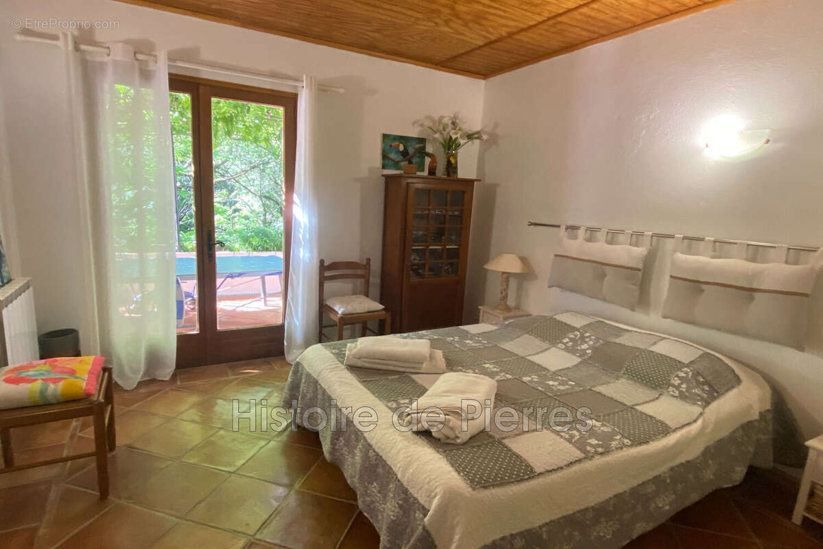 Maison à LA GARDE-FREINET